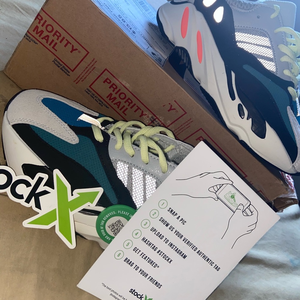 Yeezy boost 700 size 6